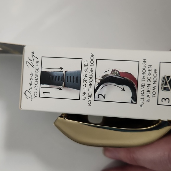 NIB - Smart Buddie by Voguestrap for use with Fitbit Charge HR - Gold Toned - Picture 4 of 9